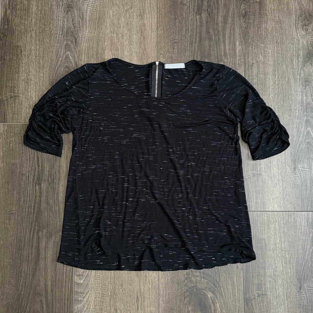 Olivia Moon Ladies top size LARGE. 3/4 sleeve